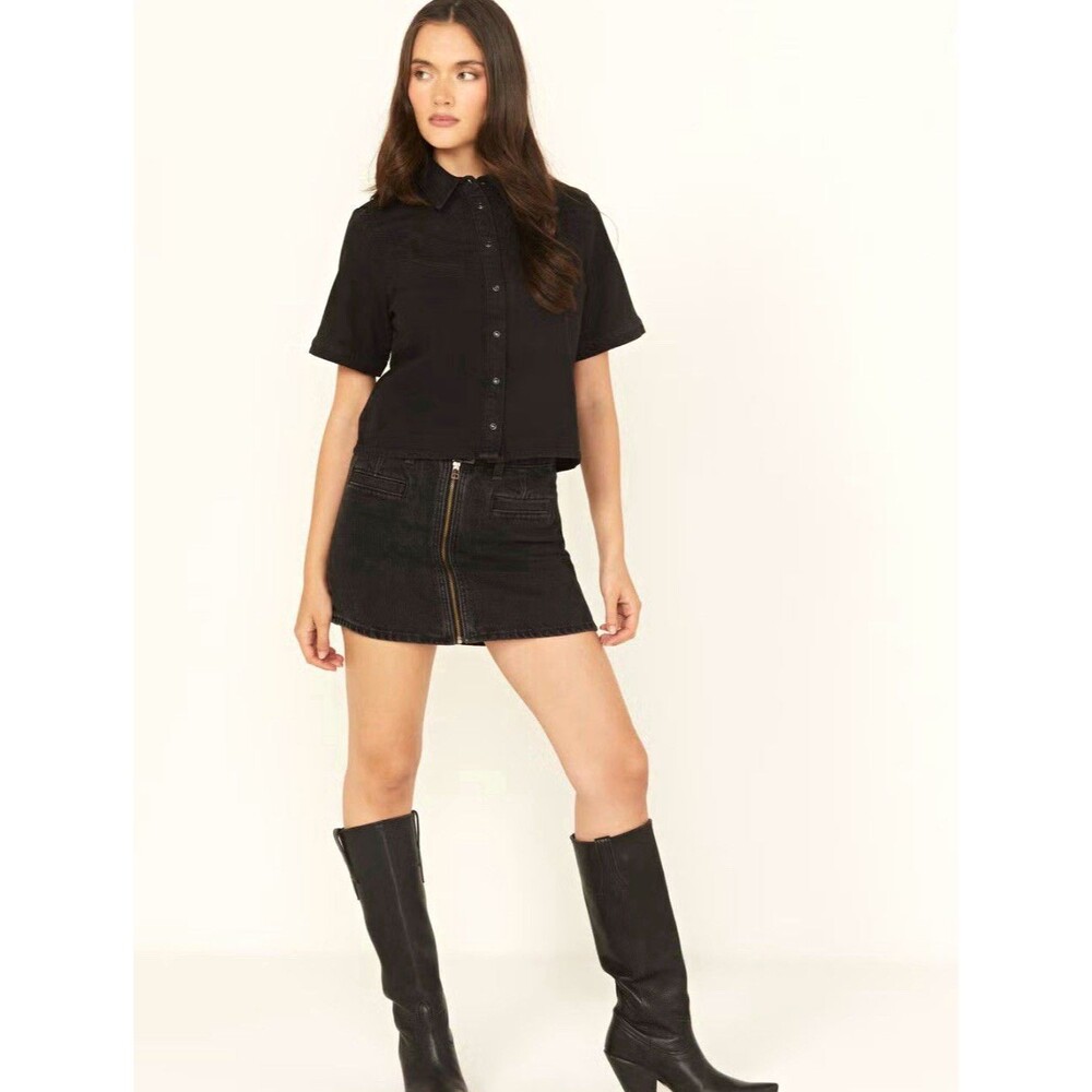 Levi's Icon Black Denim Mini Skirt Zip Front Pockets Womens Size 26